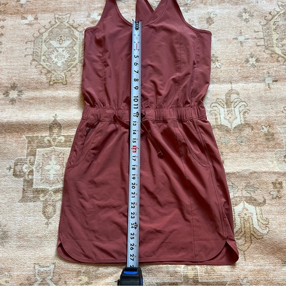 Patagonia NWT Women's Fleetwith Dress in color rosehip - Picture 6 of 10
